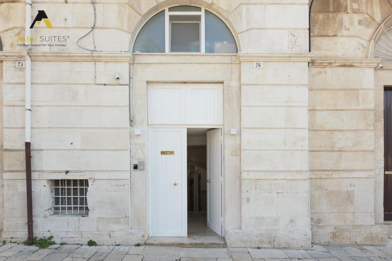 Alibi Suites Suite Museum: Gioiello Con Vista Sul Museo Archeologico Nazionale, Letto E Doccia Con Cromoterapia, Smart Tv, Wifi E A/C Ruvo di Puglia Dış mekan fotoğraf